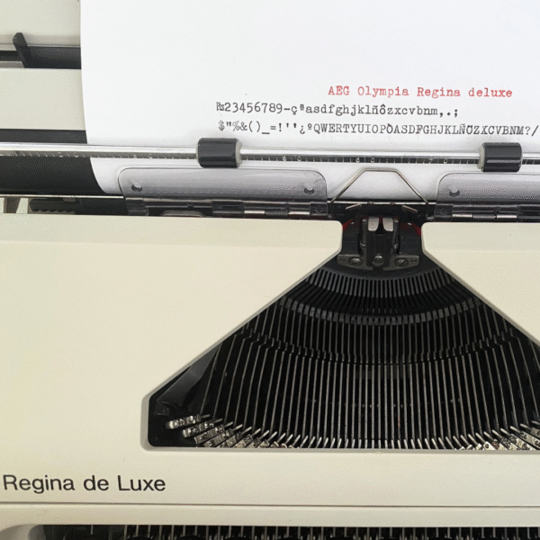 Máquina de Escribir Olympia Regina de Luxe | Años 70 - Imagen 6