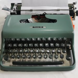 Máquina de Escribir Olivetti Pluma 22 – Años 50