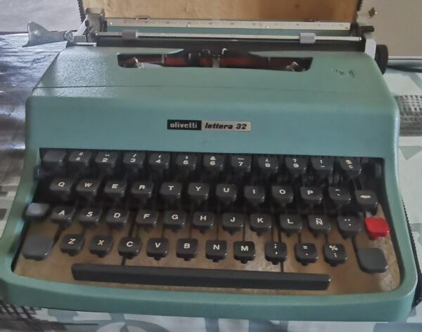 Máquina de Escribir Olivetti Lettera 32 Vintage | Años 60 - Imagen 2