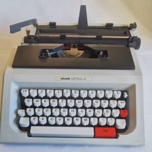 Máquina de Escribir Olivetti Lettera 42 – Años 70