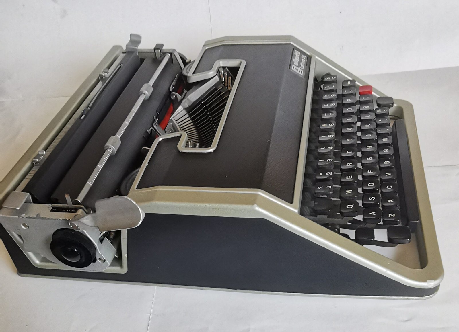 Máquina de Escribir Vintage Olivetti Lettera DL Negra