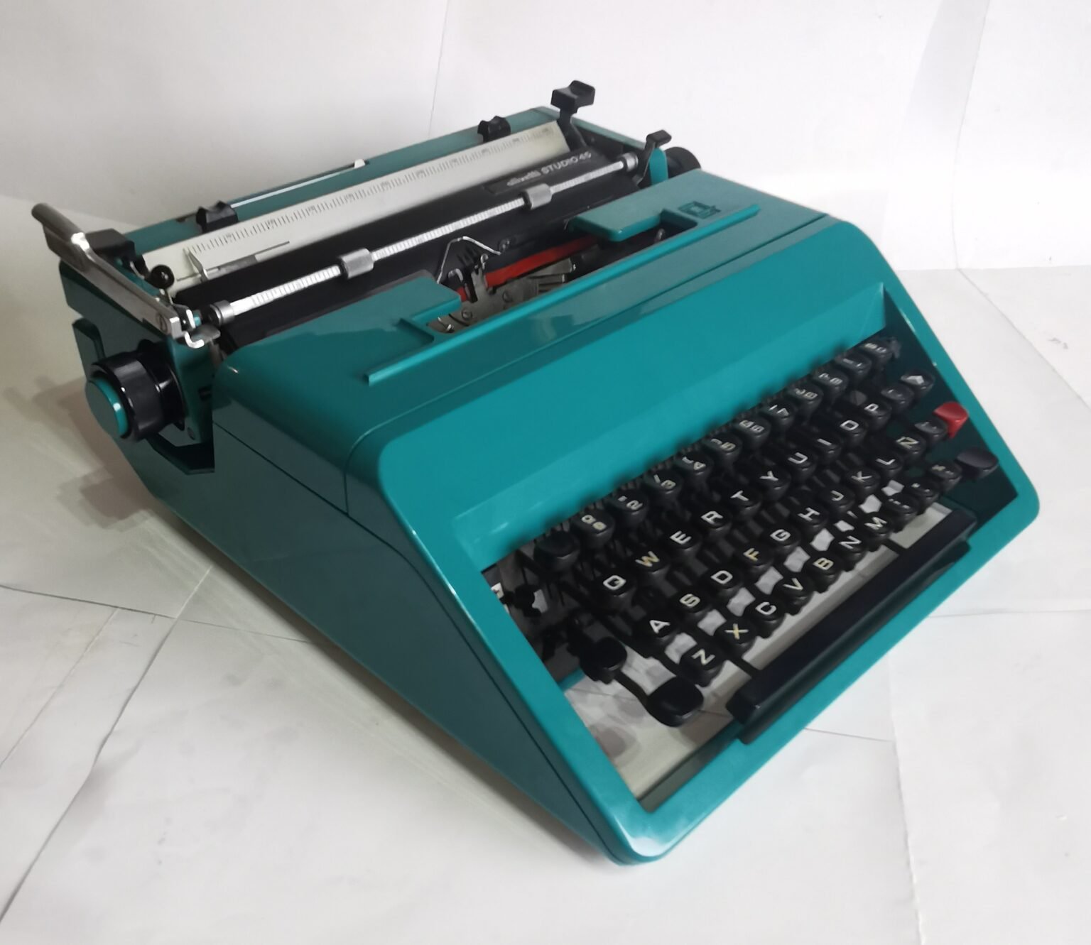Máquina de Escribir Olivetti Studio 45 Restaurada