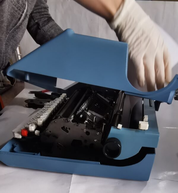 Máquina de Escribir Olivetti Studio 46 – Años 70 - Imagen 8