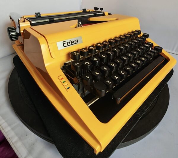 Máquina de escribir Erika 105 Amarilla - años 80