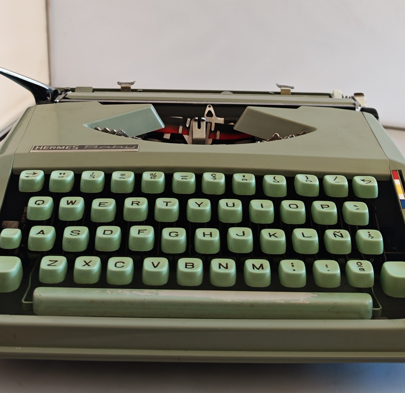 Hermes Baby Verde Mint | Máquina de Escribir Vintage Suiza - Image 12