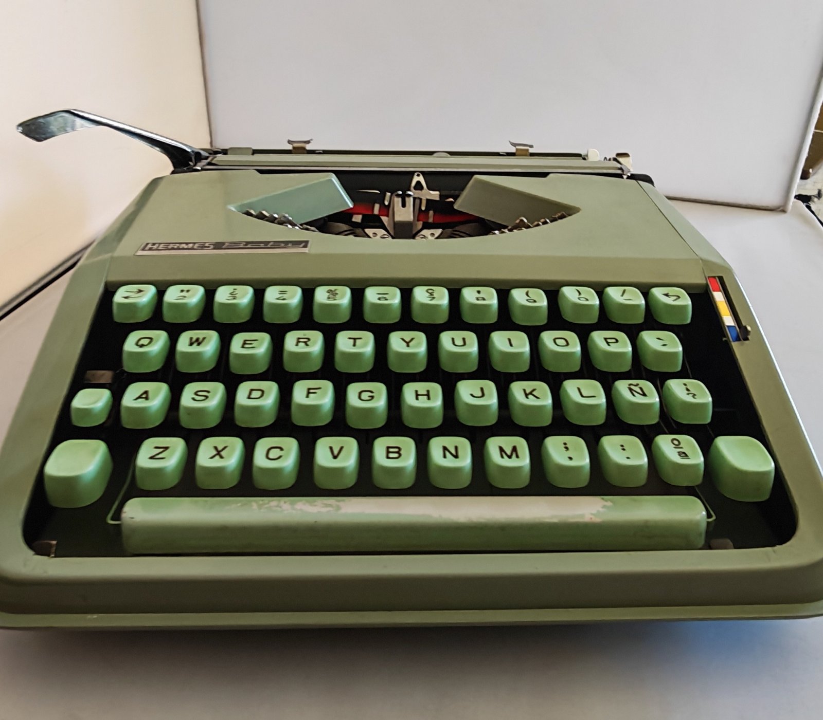 Hermes Baby Verde Mint | Máquina de Escribir Vintage Suiza - Image 4