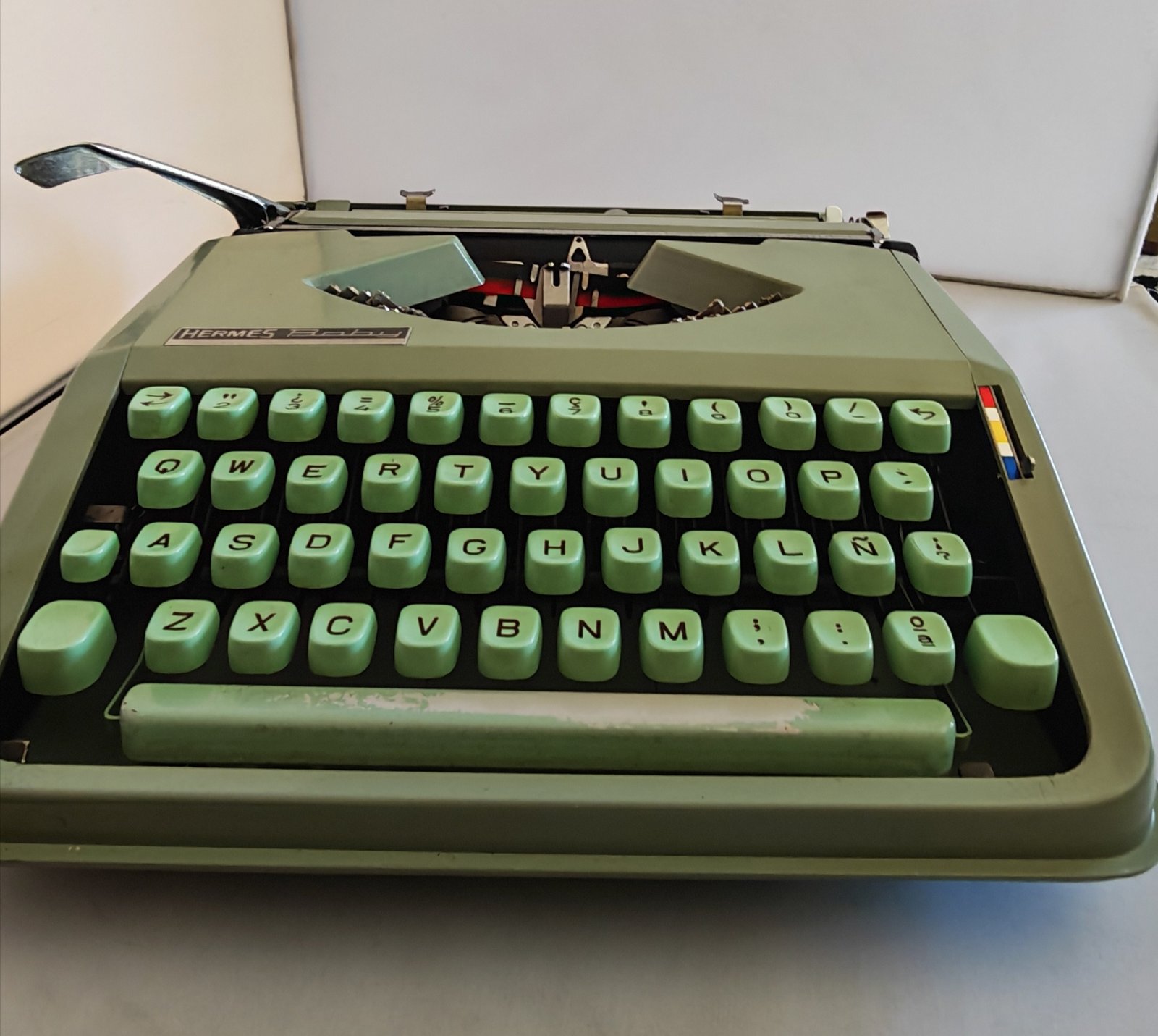 Hermes Baby Verde Mint | Máquina de Escribir Vintage Suiza - Image 5