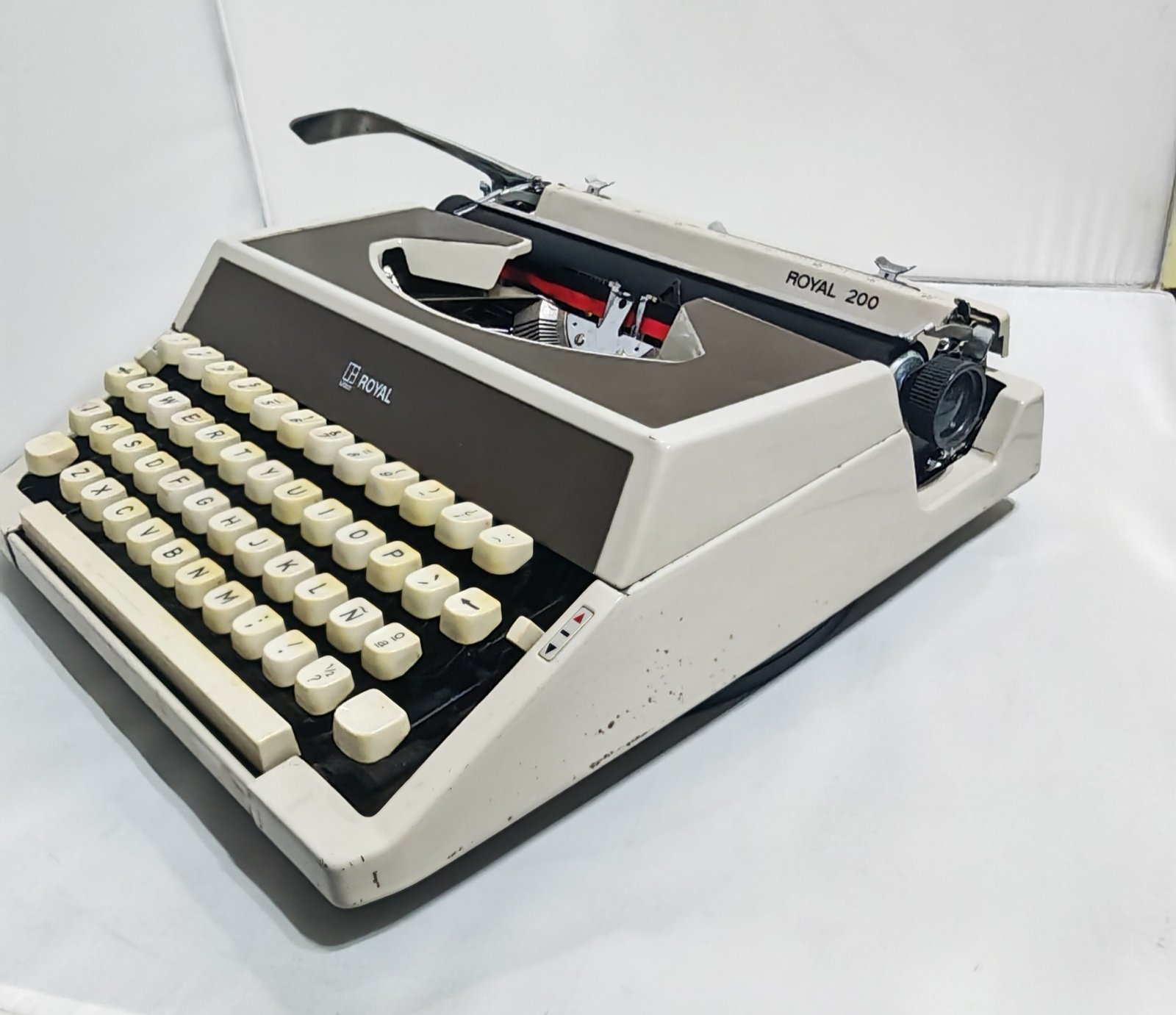 Máquina de escribir - Royal 200 Portátil - Image 6