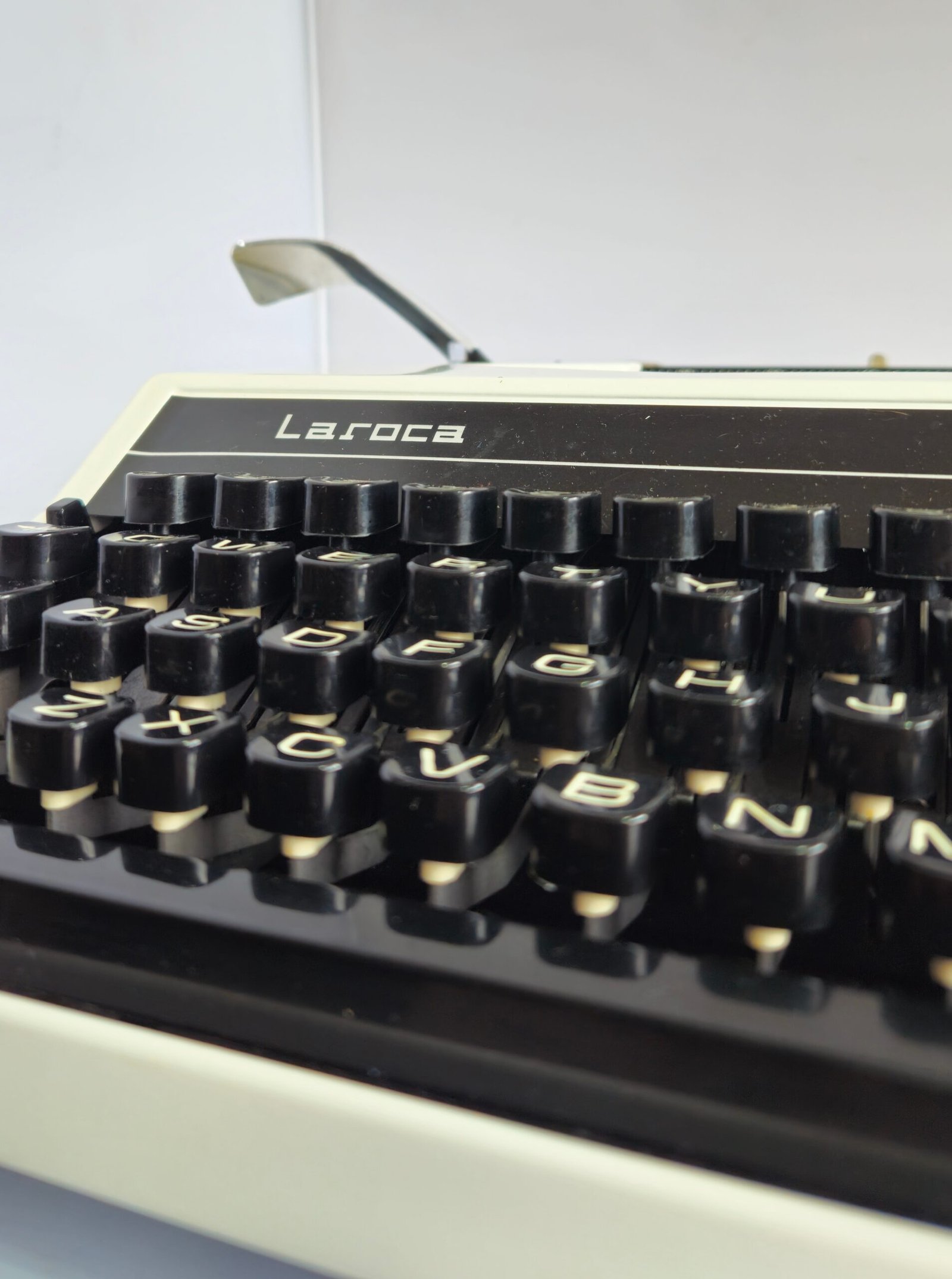Máquina de escribir Laroca 200 Deluxe – Totalmente restaurada, revisada y lista para escribi - Image 7