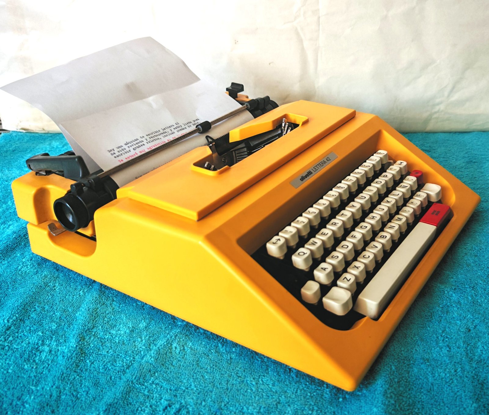 Olivetti Lettera 42 amarilla de origen - Image 13
