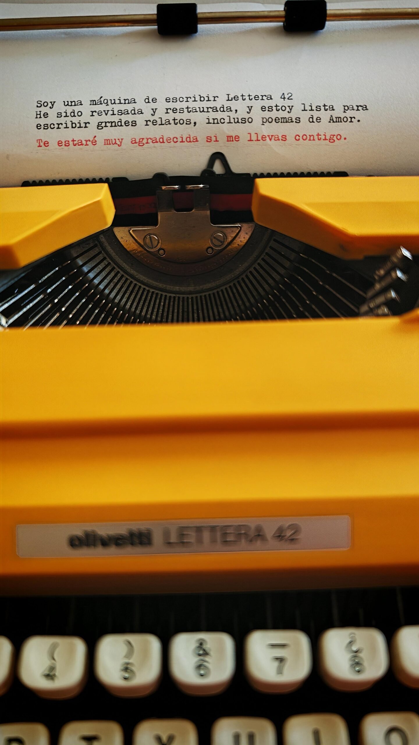Olivetti Lettera 42 amarilla de origen - Image 16