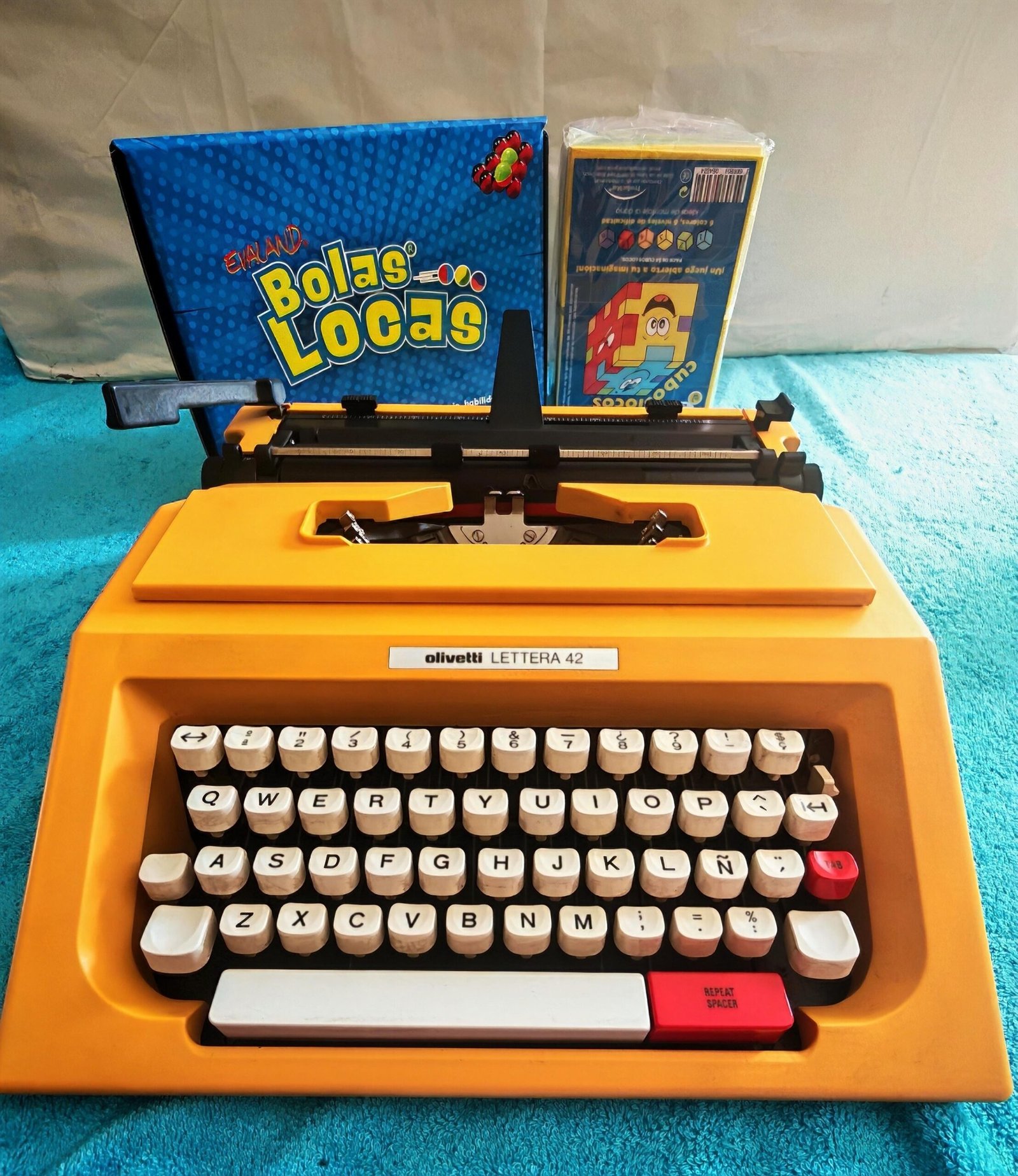 Olivetti Lettera 42 amarilla de origen - Image 17