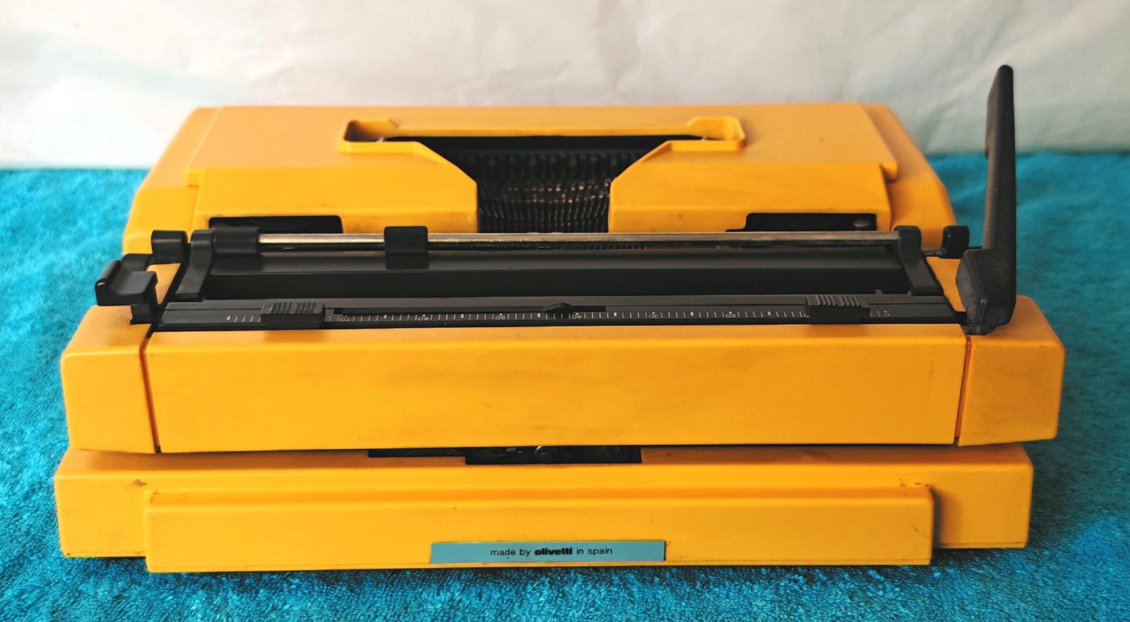 Olivetti Lettera 42 amarilla de origen - Image 7